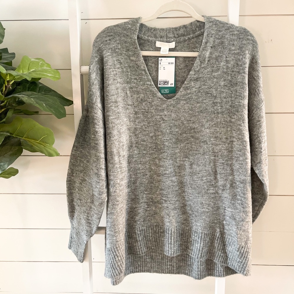 Cozy gray H&M sweater! ✨